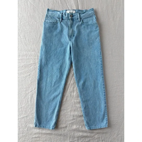 ‼️SOLD‼️BDG low rise straight leg bow fit light wash relaxed fit blue jeans - Picture 4 of 9